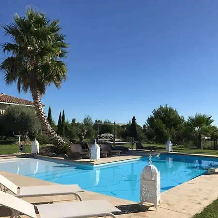 Escapades Lointaines Bed & Breakfast *