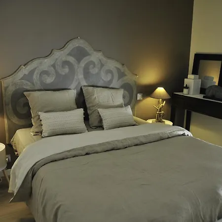 Escapades Lointaines Bed & Breakfast