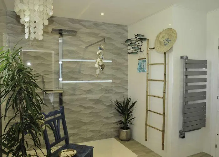 Escapades Lointaines Bed & Breakfast