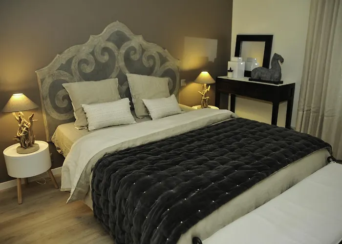 Escapades Lointaines Bed & Breakfast *